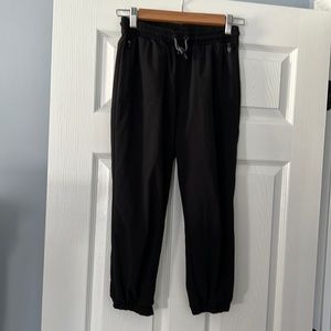 Athleta girl black cropped joggers size XL/14